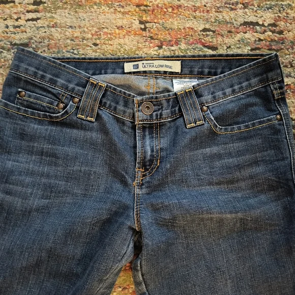 Gap- Low Rise, Flare Denim Jeans - Picture 2 of 10